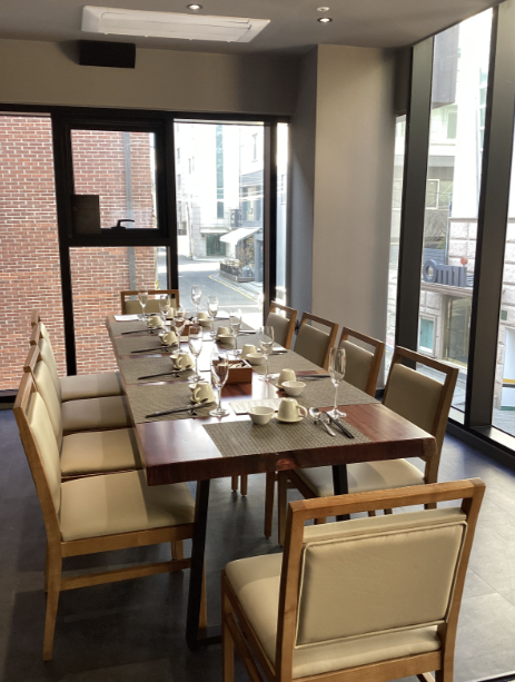 비스트로차이플러스 프라이빗 룸